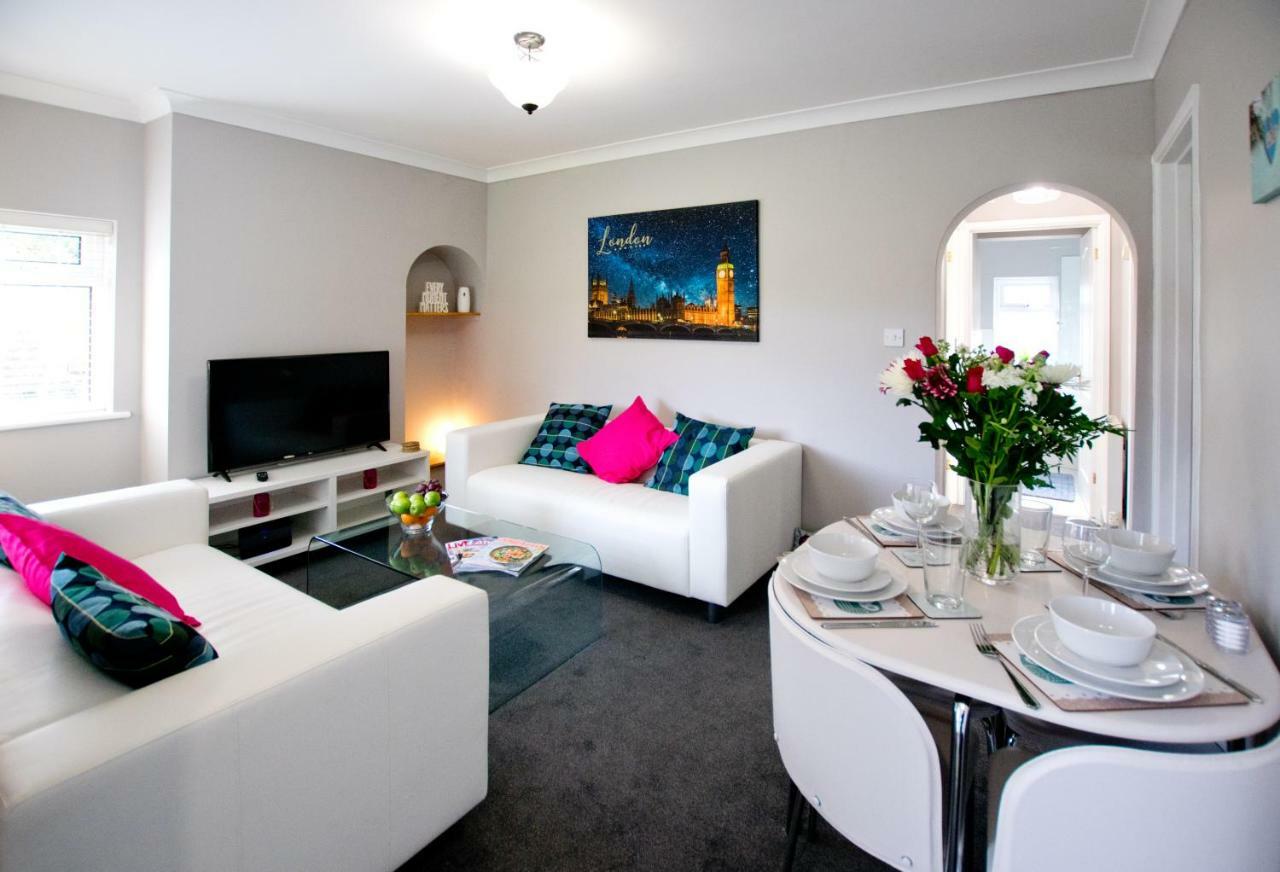 Grove Cottage Basingstoke Bagian luar foto